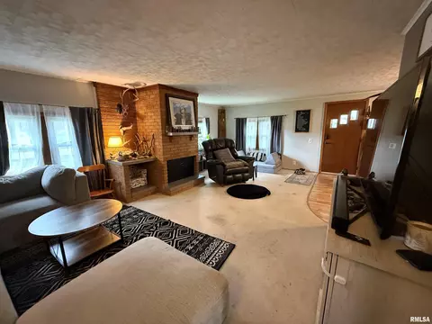 Living - 1320 E Wheeler St, Macomb, IL 61455 photo 1 of 2