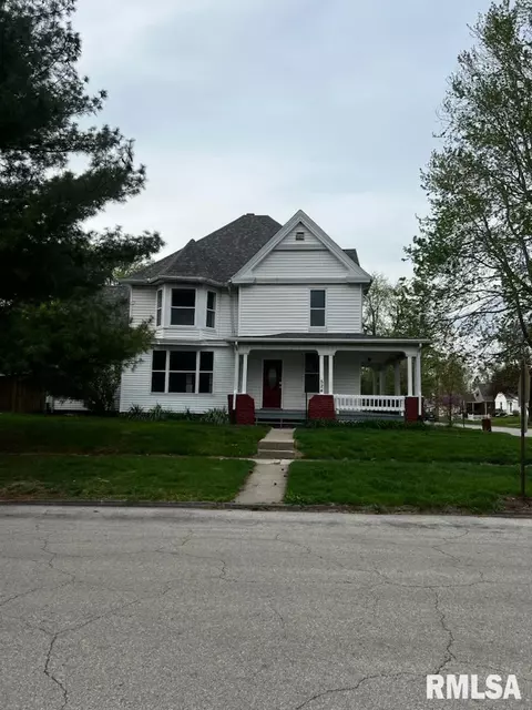 524 E 2nd Ave, Monmouth, IL 61462