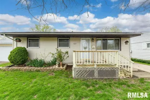 421 Capri St, Pekin, IL 61554