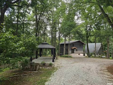 394 Circle Shore Dr, Washington, IL 61571