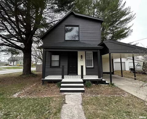 203 S Monroe St, Macomb, IL 61455 photo 2
