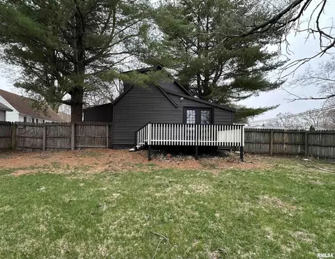 203 S Monroe St, Macomb, IL 61455 photo 4