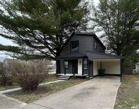 203 S Monroe St, Macomb, IL 61455