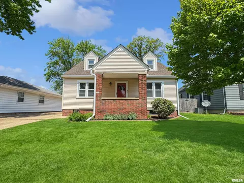 1107 Elmhurst Ave, Peoria, IL 61603