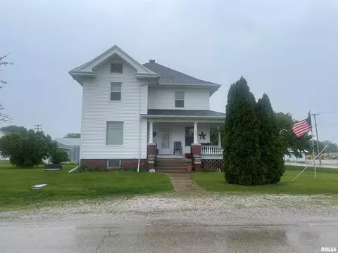 302 Oak St, Adair, IL 61411