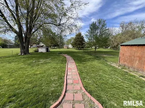 1520 E Wheeler St, Macomb, IL 61455 photo 3