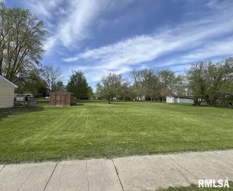 1520 E Wheeler St, Macomb, IL 61455 photo 6