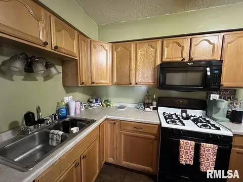 1520 E Wheeler St, Macomb, IL 61455 photo 12