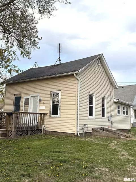 5 N 8th Ave, Canton, IL 61520