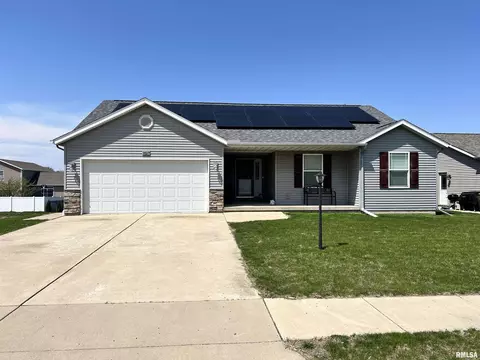 1627 Savile Ln, Washington, IL 61571