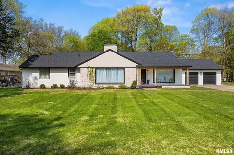6015 N Chippewa Ridge Ln, Peoria, IL 61614