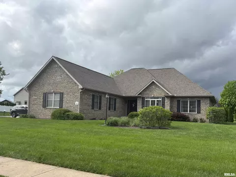 727 Thornridge Dr, Morton, IL 61550