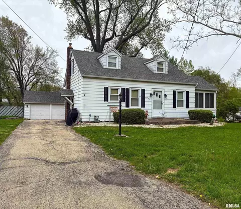 822 N Fernwood Cir, Peoria, IL 61604