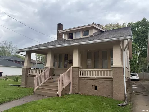 814 W Columbia Ter, Peoria, IL 61606