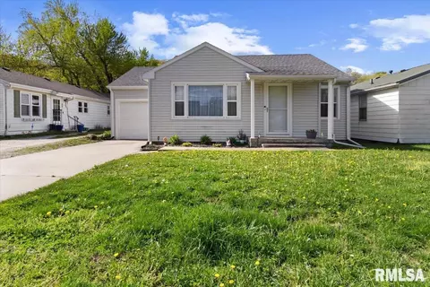 706 Meadow Ave, East Peoria, IL 61611