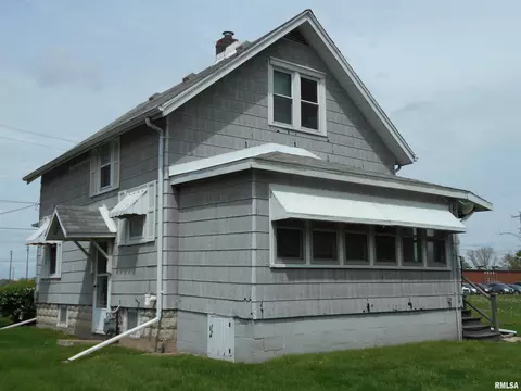403 E Wood St, Avon, IL 61415 photo 12
