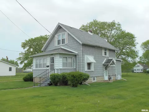403 E Wood St, Avon, IL 61415 photo 2