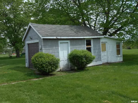 403 E Wood St, Avon, IL 61415 photo 13