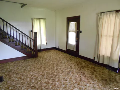 403 E Wood St, Avon, IL 61415 photo 6