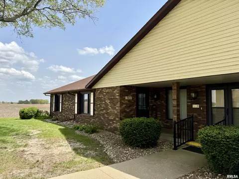1907 S Madison St, Macomb, IL 61455 photo 2