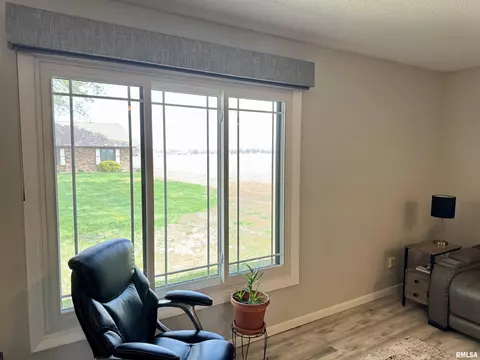 1907 S Madison St, Macomb, IL 61455 photo 9