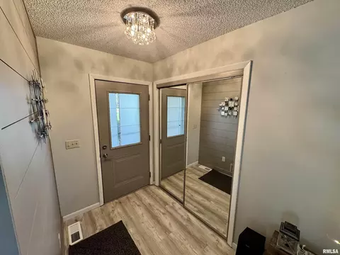 1907 S Madison St, Macomb, IL 61455 photo 6