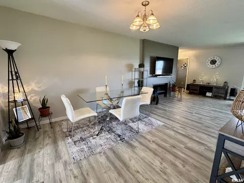 1907 S Madison St, Macomb, IL 61455 photo 12