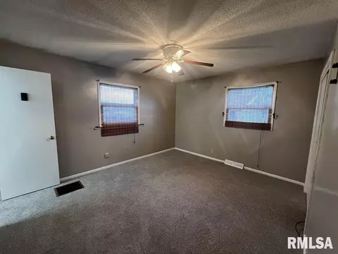 Bedroom - 7884 E 1100th St, Macomb, IL 61455 photo 5 of 6