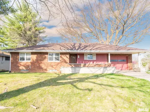 406 S Barnewolt Dr, Peoria, IL 61603