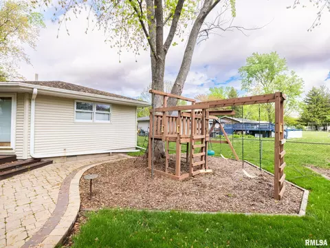 Exterior - 208 E Glendale St, Manito, IL 61546 photo 8 of 20
