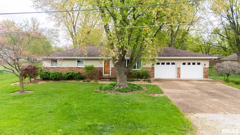 Exterior - 208 E Glendale St, Manito, IL 61546 photo 14 of 20
