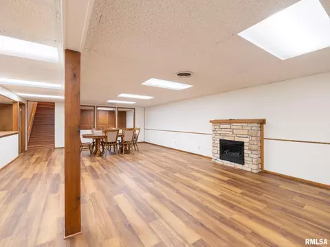 Living - 208 E Glendale St, Manito, IL 61546 photo 7 of 7
