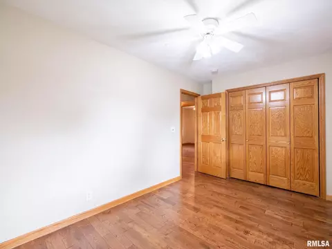 Bedroom - 208 E Glendale St, Manito, IL 61546 photo 5 of 15