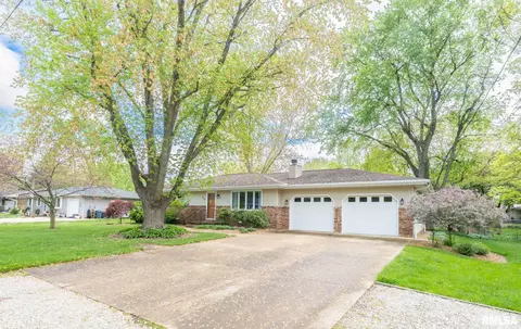 208 E Glendale St, Manito, IL 61546