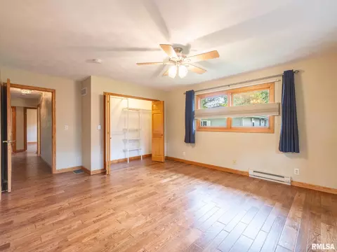 Bedroom - 208 E Glendale St, Manito, IL 61546 photo 3 of 15
