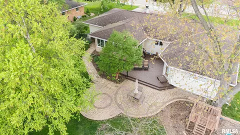 Exterior - 208 E Glendale St, Manito, IL 61546 photo 3 of 20