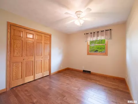 Bedroom - 208 E Glendale St, Manito, IL 61546 photo 11 of 15