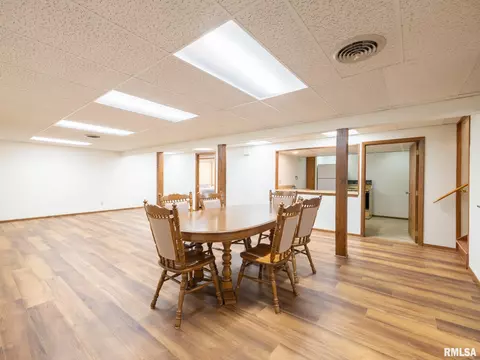 Dining - 208 E Glendale St, Manito, IL 61546 photo 1 of 2