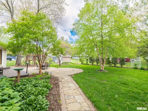 Exterior - 208 E Glendale St, Manito, IL 61546 photo 5 of 20