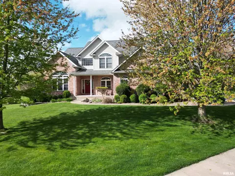 5804 W Chadworth Ct, Peoria, IL 61615
