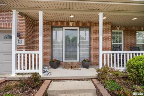 1237 Winterberry Ave, Germantown Hills, IL 61548 photo 5