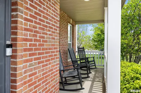 1237 Winterberry Ave, Germantown Hills, IL 61548 photo 4