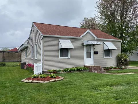 846 S 7th Ave, Canton, IL 61520 photo 9