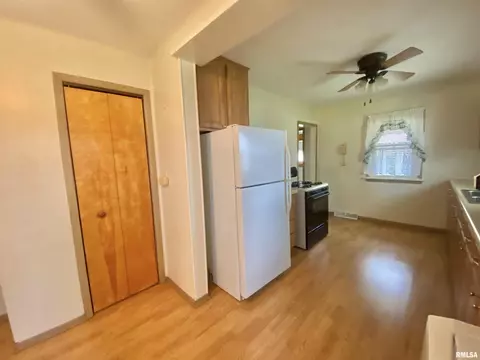 846 S 7th Ave, Canton, IL 61520 photo 14