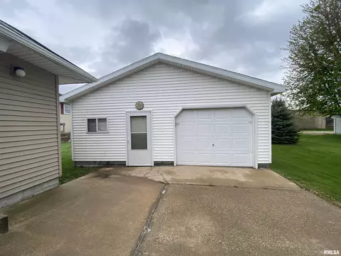 846 S 7th Ave, Canton, IL 61520 photo 5