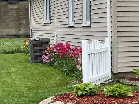 846 S 7th Ave, Canton, IL 61520 photo 7