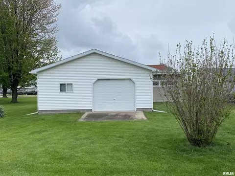 846 S 7th Ave, Canton, IL 61520 photo 3