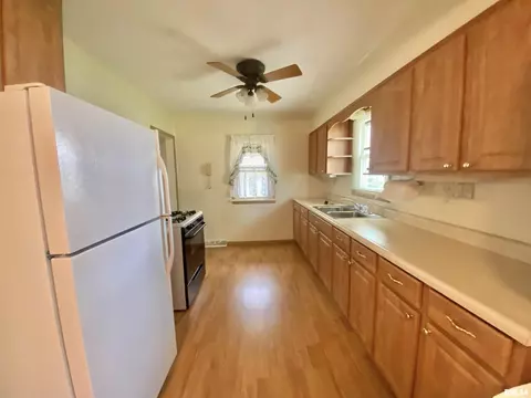 846 S 7th Ave, Canton, IL 61520 photo 11