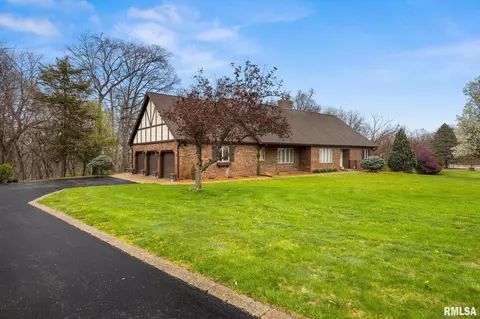 22924 Spring Creek Rd, Washington, IL 61571
