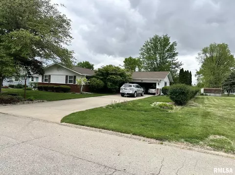 118 Poplar St, Canton, IL 61520